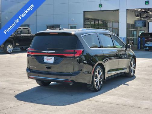 2025 Chrysler Pacifica L