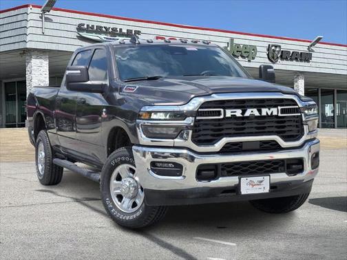 2025 RAM 2500 Tradesman Crew Cab 4x4 6'4' Box