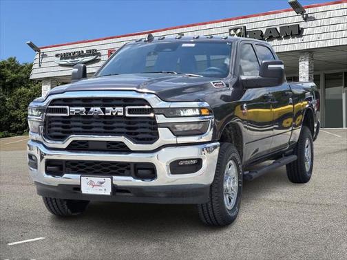 2025 RAM 2500 Tradesman Crew Cab 4x4 6'4' Box