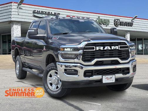 2025 RAM 2500 Tradesman Crew Cab 4x4 6'4' Box