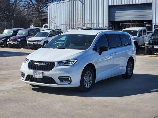 2026 Chrysler Pacifica L