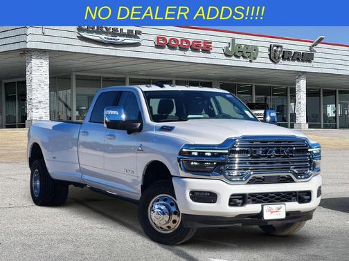 Bright White Clearcoat 2026 RAM 3500 Laramie Crew Cab 4x4 8' Box