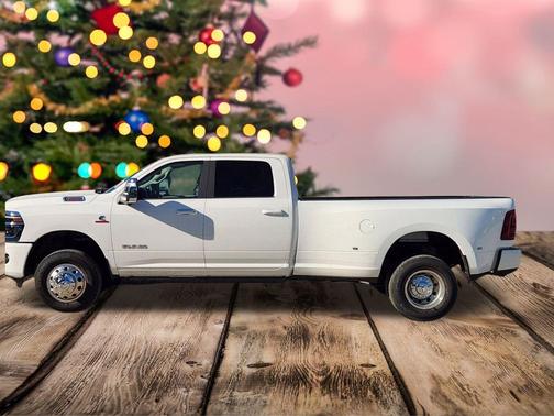 2026 RAM 3500 Laramie Crew Cab 4x4 8' Box