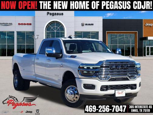 Bright White Clearcoat 2026 RAM 3500 Laramie Crew Cab 4x4 8' Box