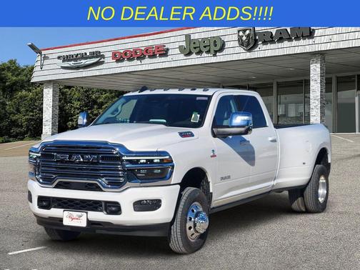 Bright White Clearcoat 2026 RAM 3500 Laramie Crew Cab 4x4 8' Box