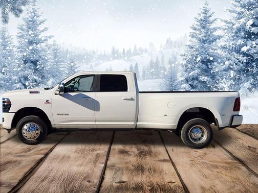 2026 RAM 3500 Laramie Crew Cab 4x4 8' Box