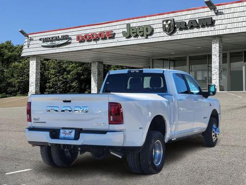 2026 RAM 3500 Laramie Crew Cab 4x4 8' Box