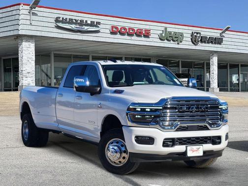 2026 RAM 3500 Laramie Crew Cab 4x4 8' Box