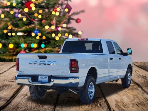 2026 RAM 2500 Tradesman Crew Cab 4x4 8' Box