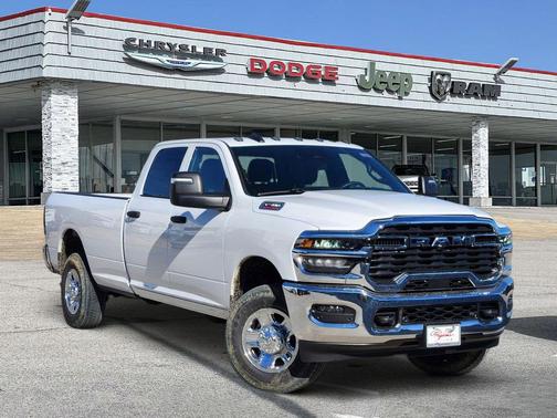 2026 RAM 2500 Tradesman Crew Cab 4x4 8' Box