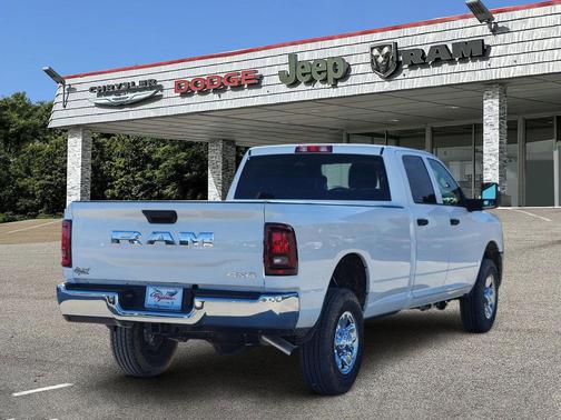 2026 RAM 2500 Tradesman Crew Cab 4x4 8' Box