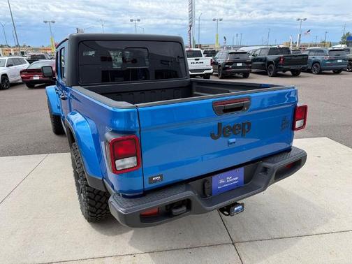Hydro Blue Pearlcoat 2023 Jeep Gladiator SPORT