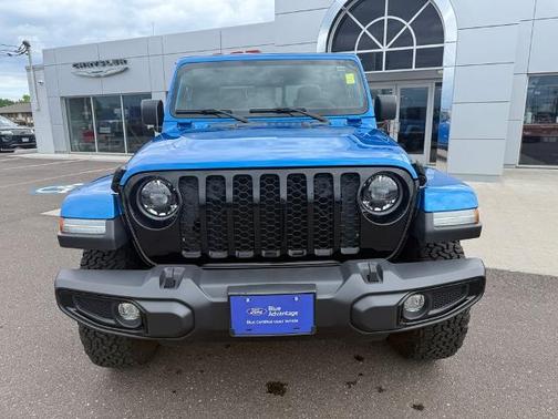 Hydro Blue Pearlcoat 2023 Jeep Gladiator SPORT