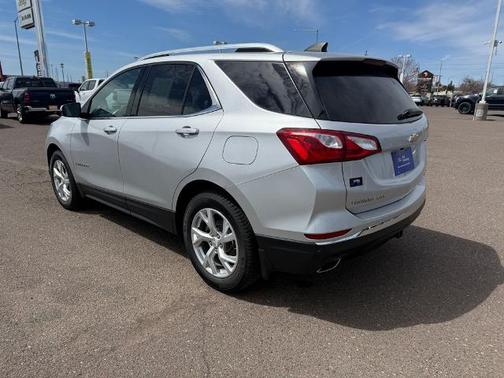 Silver Ice Metallic 2018 Chevrolet Equinox LT W/2LT