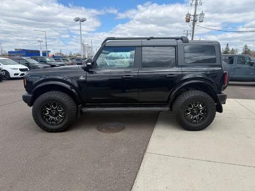 SHADOW BLACK 2022 Ford Bronco OUTER BANKS
