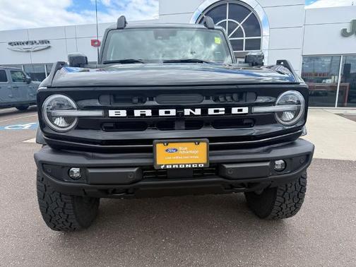 SHADOW BLACK 2022 Ford Bronco OUTER BANKS