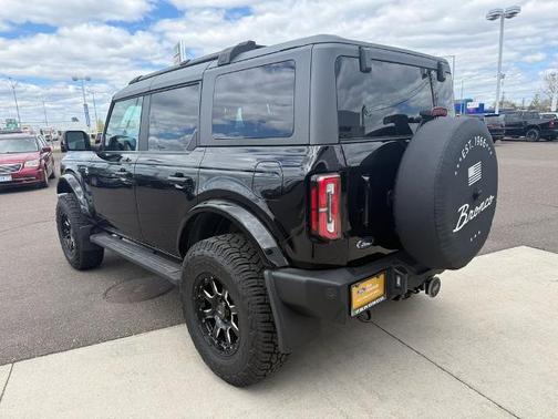 SHADOW BLACK 2022 Ford Bronco OUTER BANKS
