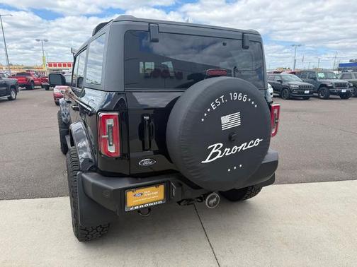 SHADOW BLACK 2022 Ford Bronco OUTER BANKS