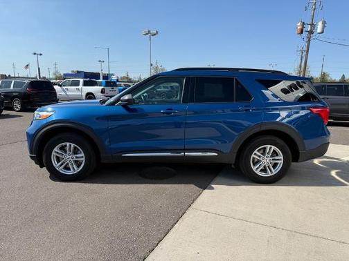 ATLAS BLUE METALLIC 2021 Ford Explorer XLT