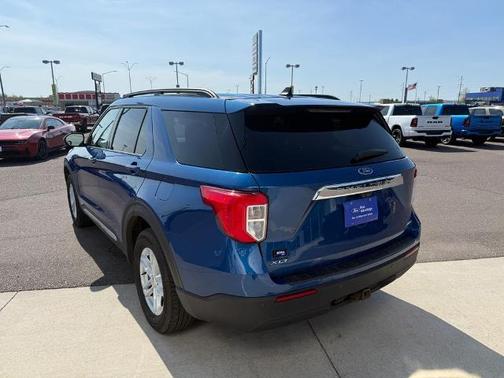ATLAS BLUE METALLIC 2021 Ford Explorer XLT
