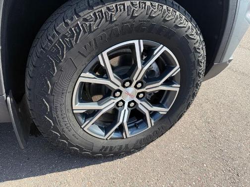 Sterling 2025 GMC Acadia AT4