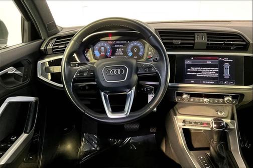 2022 Audi Q3 45 S line Premium