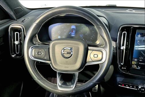 2021 Volvo XC40 T5 R-Design