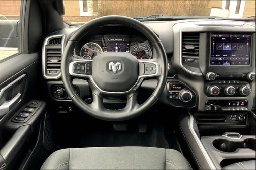 Hydro Blue Pearlcoat 2022 RAM 1500 Big Horn/Lone Star