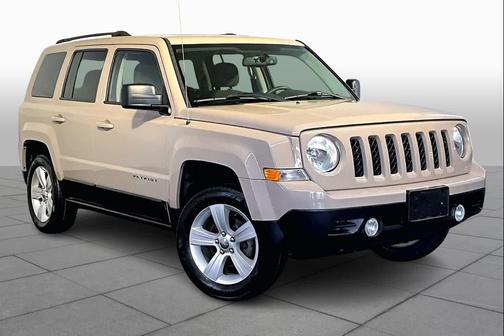 Mojave Sand Clearcoat 2017 Jeep Patriot Latitude