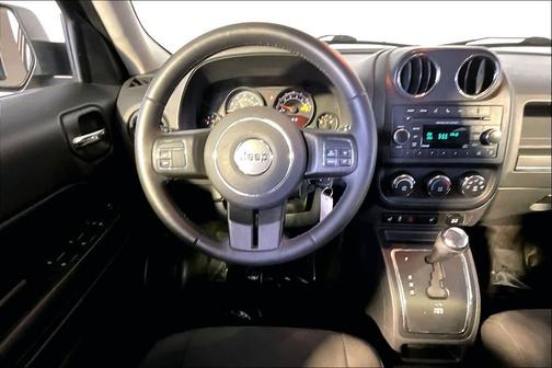 Mojave Sand Clearcoat 2017 Jeep Patriot Latitude