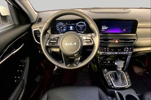 Snow White Pearl 2024 Kia Seltos EX