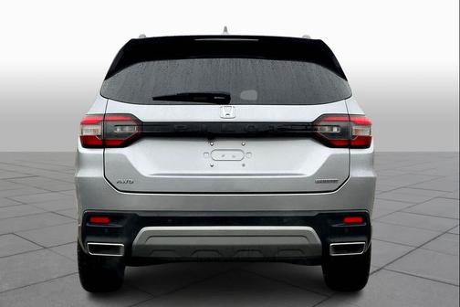 2023 Honda Pilot Touring 8-Passenger