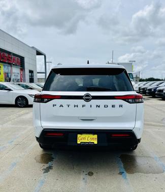 Everest White Pearl Tricoat 2026 Nissan Pathfinder SV