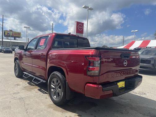 2025 Nissan Frontier SV