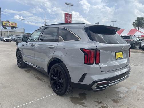 Wolf Gray 2022 Kia Sorento SX