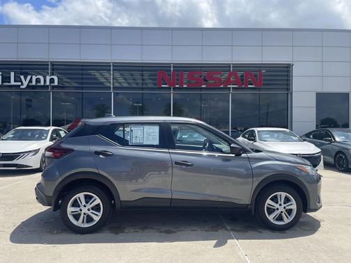 Gun Metallic 2025 Nissan Kicks S