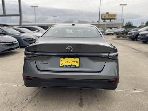 Gun Metallic 2027 Nissan Sentra S