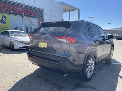 2020 Toyota RAV4 XLE Premium