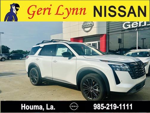 Everest White Pearl Tricoat 2026 Nissan Pathfinder SL