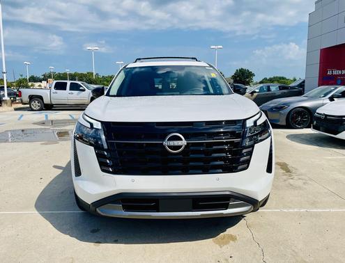 Everest White Pearl Tricoat 2026 Nissan Pathfinder Platinum