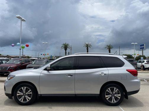 2017 Nissan Pathfinder S