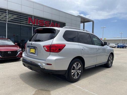 2017 Nissan Pathfinder S