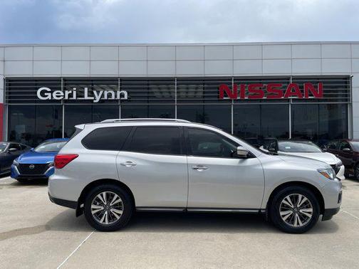 2017 Nissan Pathfinder S