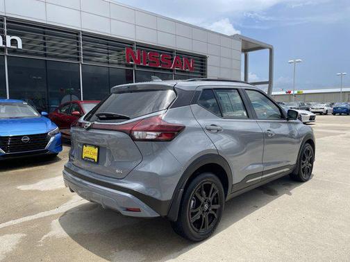 2023 Nissan Kicks SR