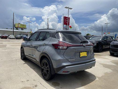 2023 Nissan Kicks SR