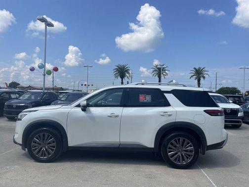 2024 Nissan Pathfinder SL FWD