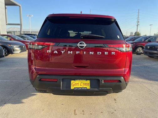 2025 Nissan Pathfinder SV FWD