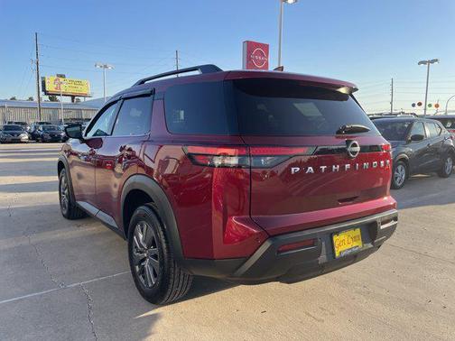 2025 Nissan Pathfinder SV FWD