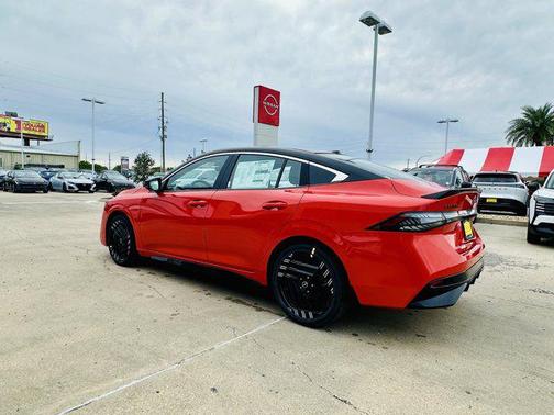 Energetic Ember/Super Black 2026 Nissan Sentra SR