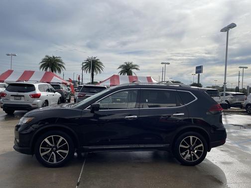 Magnetic Black Pearl 2020 Nissan Rogue SL